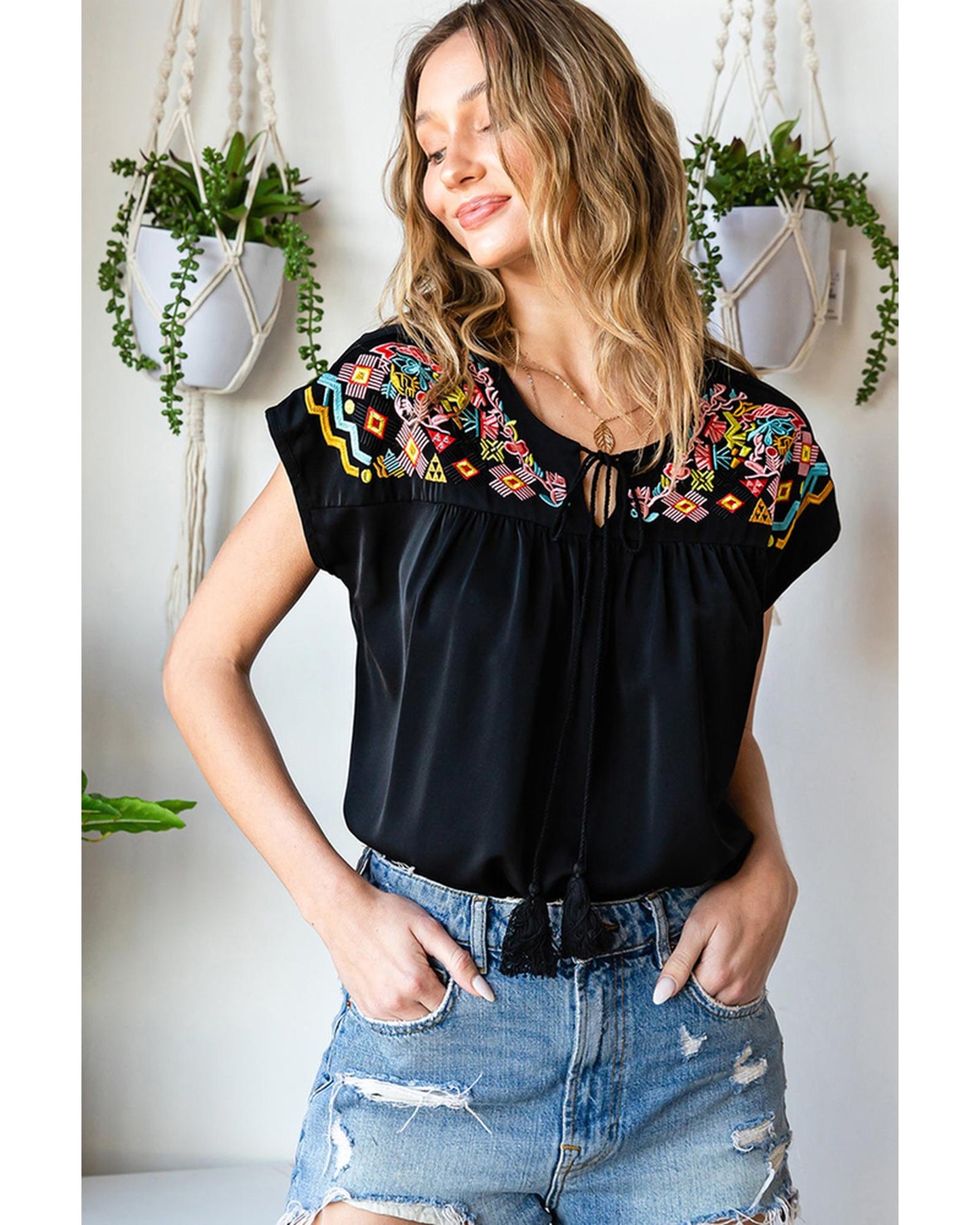 Azura Exchange Embroidered Short Sleeve Blouse - M