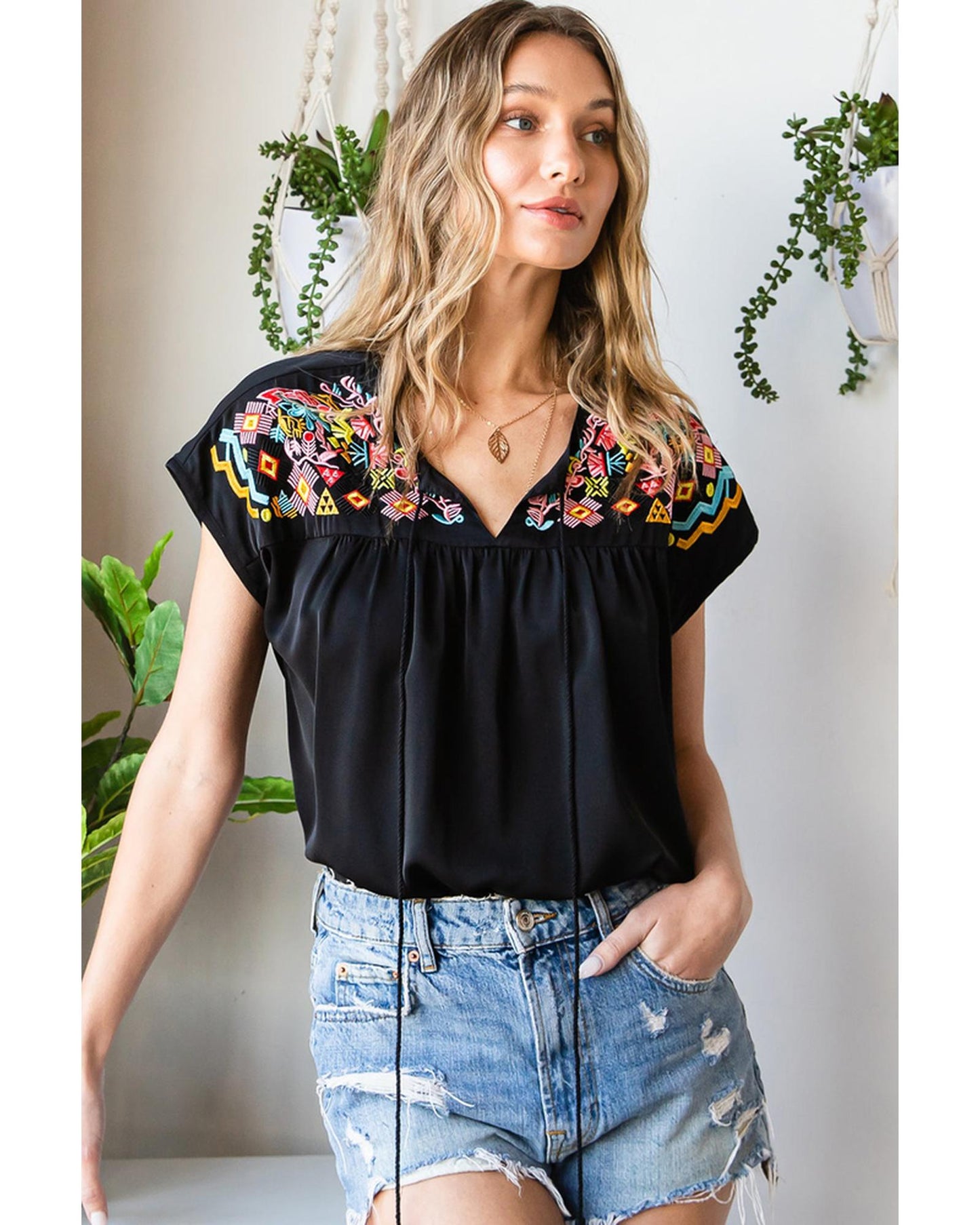 Azura Exchange Embroidered Short Sleeve Blouse - M