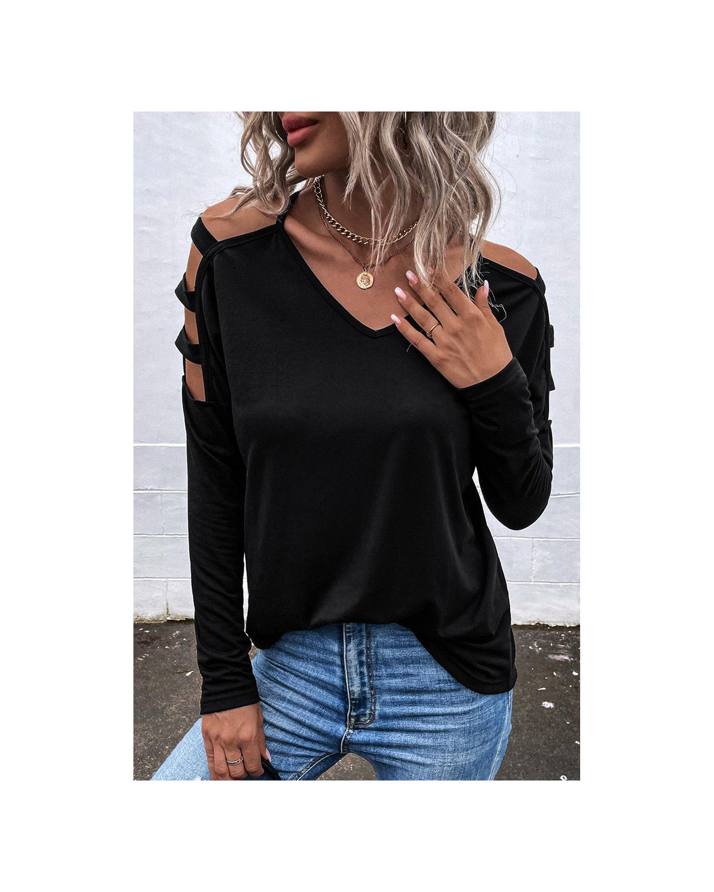 Azura Exchange Cold Shoulder Cut Out Long Sleeve Top - M